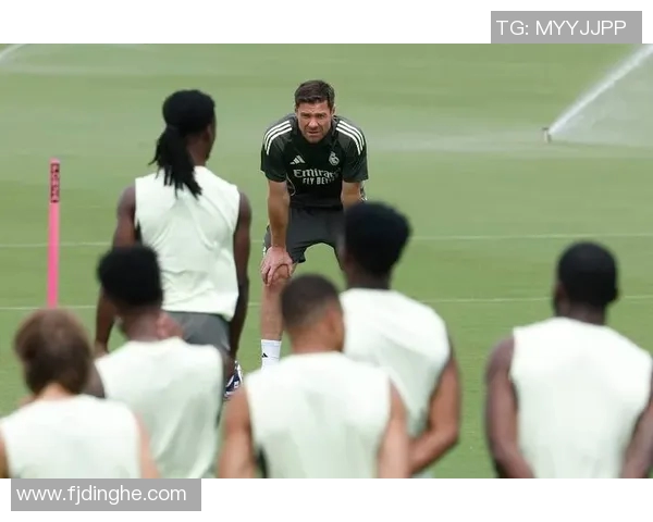 哈维阿隆索退役后新篇章将执教皇马青年队开启足球教练生涯